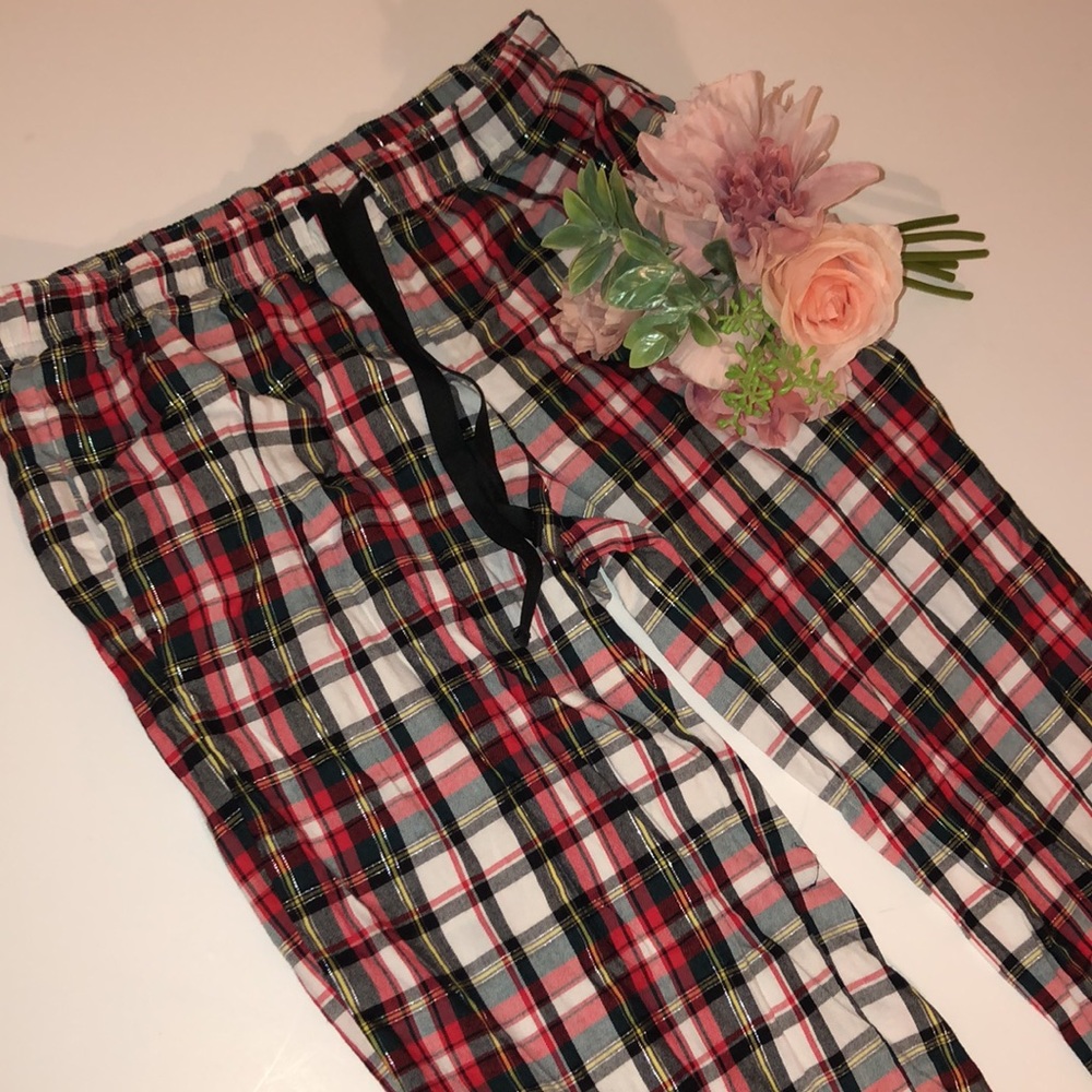 Victoria’s Secret Plaid Pajama Pants Small Silver and plaid Victoria’s pjs